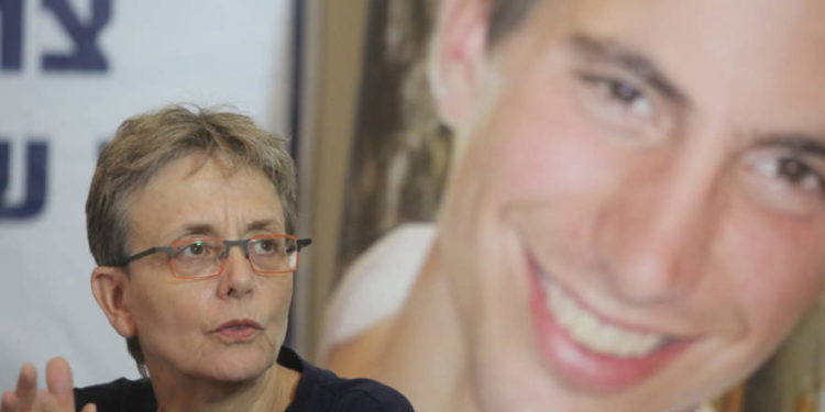 Leah Goldin, madre de Hadar, habla en una conferencia de prensa, 5 de agosto de 2018. (Crédito de la foto: MARC ISRAEL SELLEM / THE JERUSALEM POST)