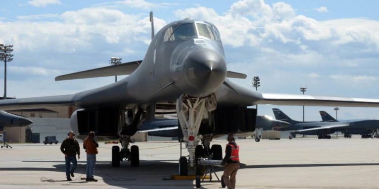 Fuerza Aérea de EE.UU. considera reducir la flota de bombarderos B-1 para ahorrar