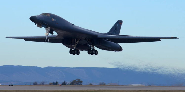 Misiles hipersónicos podrían ser integrados en el bombardero B-1 Lancer