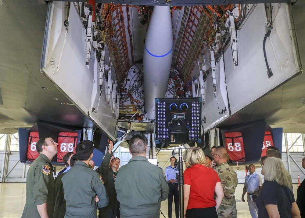 B-1 Lancer bombardero para conseguir mortales misiles hipersónicos