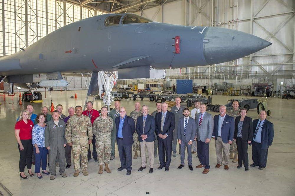 B-1 Lancer bombardero para conseguir mortales misiles hipersónicos