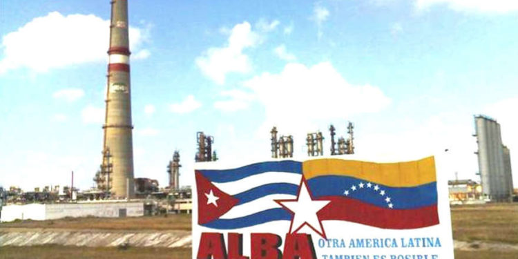Escasez de petróleo en Cuba obliga a los comunistas a reconsiderar su apoyo a Maduro