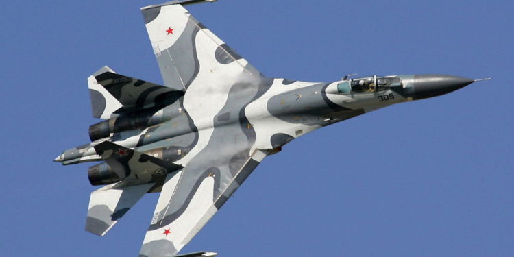 Cazas Su-27 de Rusia interceptan dos aviones espías de EE.UU. sobre el Mar Negro