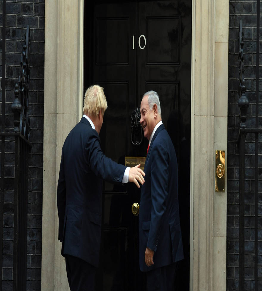 El primer ministro del Reino Unido, Boris Johnson, da la bienvenida al primer ministro Netanyahu a 10 Downing Street, 5 de septiembre de 2019 (Haim Tzach / GPO)