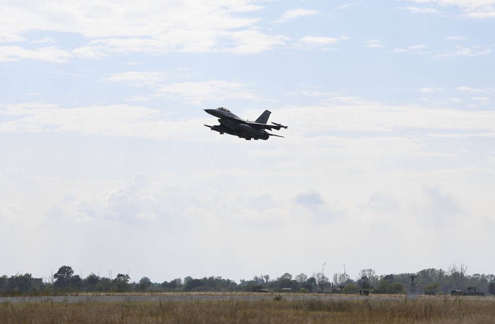 Cazas F-16 de la USAF realizaron entrenamiento aire-aire con MiG-29 de Bulgaria