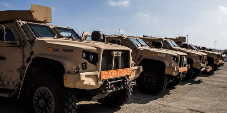 Cuerpo de Marines de EE.UU. lanza curso de entrenamiento de JLTV en el Campamento Pendleton