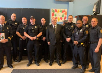 Amb. Dani Dayan, Cónsul General de Israel en Nueva York, agradece a la policía de PittsburghConsulado de Israel en Nueva York