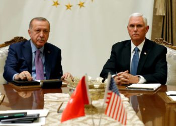 El vicepresidente de los Estados Unidos, Mike Pence, se reúne con el presidente turco, Tayyip Erdogan, en el Palacio Presidencial de Ankara, Turquía, el 17 de octubre de 2019. (Crédito de la foto: REUTERS / HUSEYIN ALDEMIR / FOTO DE ARCHIVO)