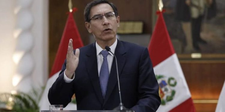 Presidente de Perú Martin Vizcarra disuelve el Congreso