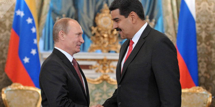 El Kremlin lucha contra las sanciones de EE.UU., y apoya a Maduro