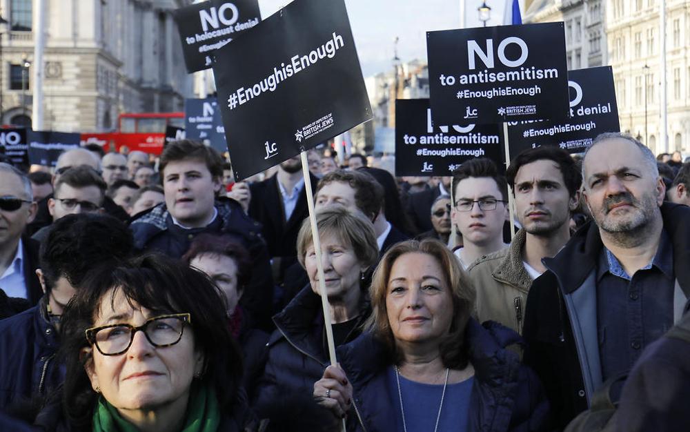 Judíos británicos protestan fuera del Parlamento contra el antisemitismo en el Partido Laborista bajo el líder Jeremy Corbyn  ( Foto: AFP )