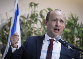 Bennett elogia convertir hoteles en “centros de recuperación de coronavirus”