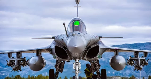 India califica a los cazas Dassault Rafale de Francia “superiores” a los Su-30MKI de Rusia