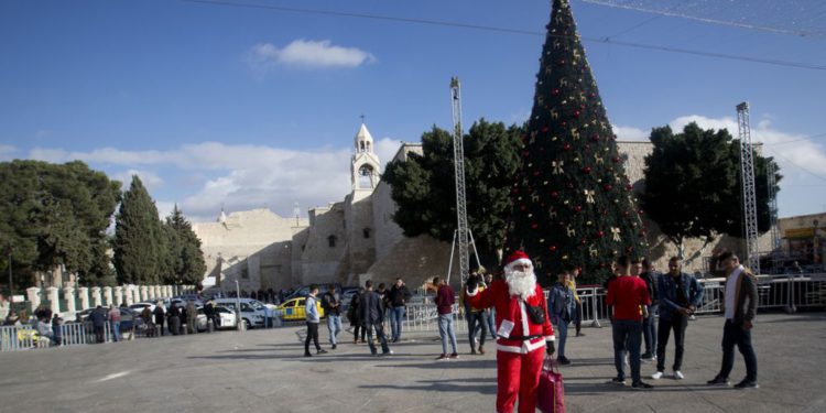 Belén da la bienvenida a los peregrinos para las celebraciones de Navidad