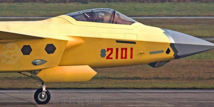 Los cazas y bombarderos furtivos de China tienen un gran problema con sus motores