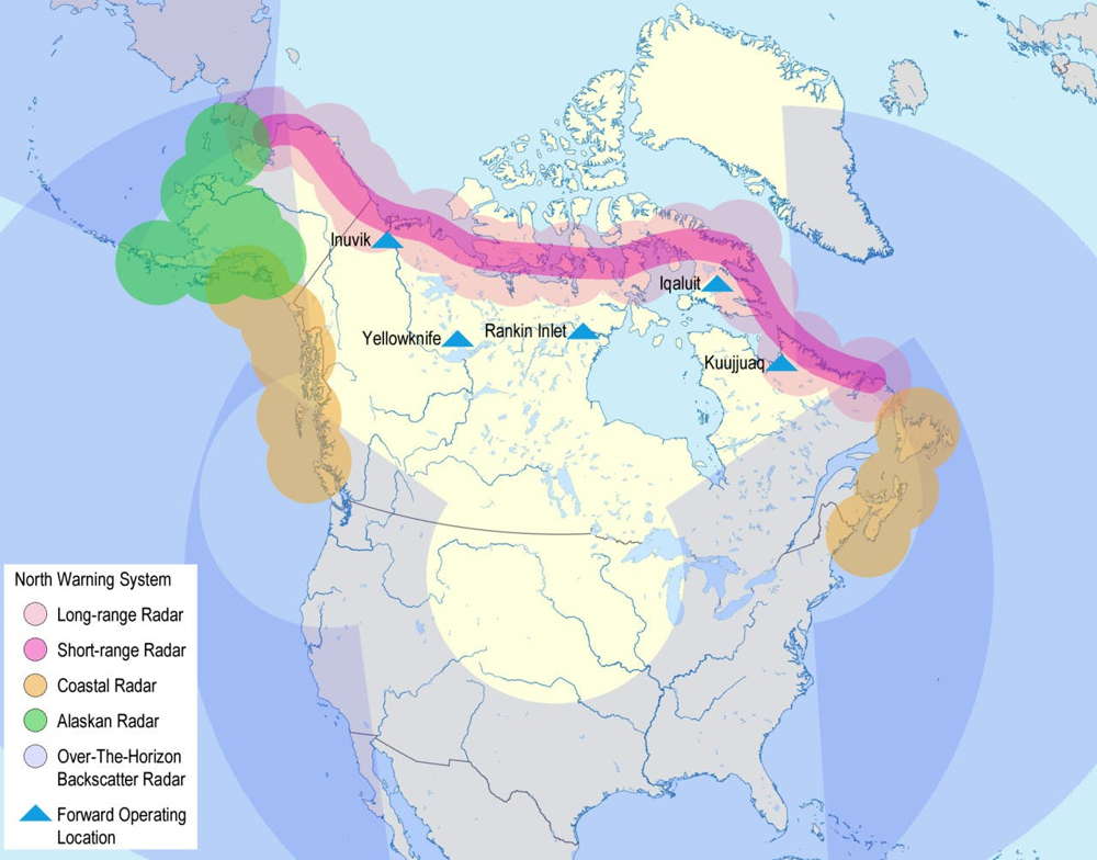 n mapa que muestra el Sistema de Advertencia del Norte tal como estaba planeado en 1987. El final de la Guerra Fría llevó a la reducción de partes del sistema.