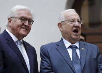 Rivlin y Steinmeier visitan escuela judía en Alemania utilizada para las deportaciones nazis