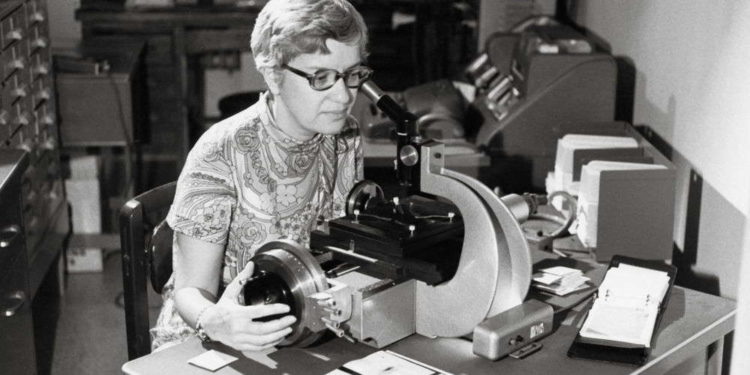 Astrónoma judía es la primera mujer en tener un observatorio con su nombre
