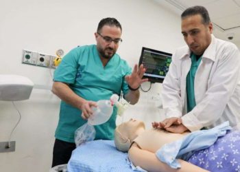 Enfermeros de Gaza entrenan en Israel: “Hablamos de salud, no de política”