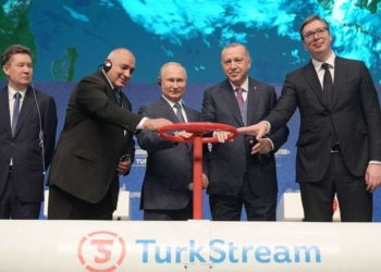 Erdogan y Putin piden alto el fuego en Libia a partir del domingo