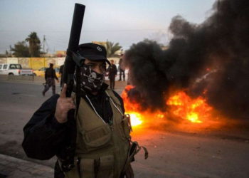 Fuerzas de seguridad iraquíes allanan el principal sitio de protestas en Bagdad