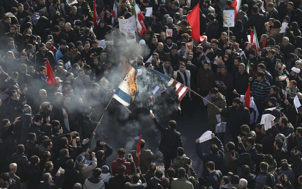 Iraníes amenazan a Israel y EE. UU. durante el funeral de Soleimani