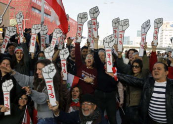 Manifestantes de Líbano vuelven a las calles tras pausa de semanas
