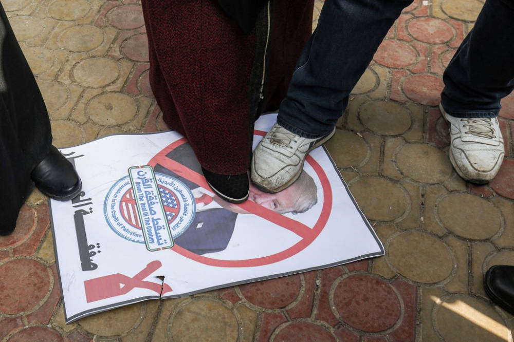 Miles de habitantes de Gaza se manifiestan contra el plan de paz de Trump