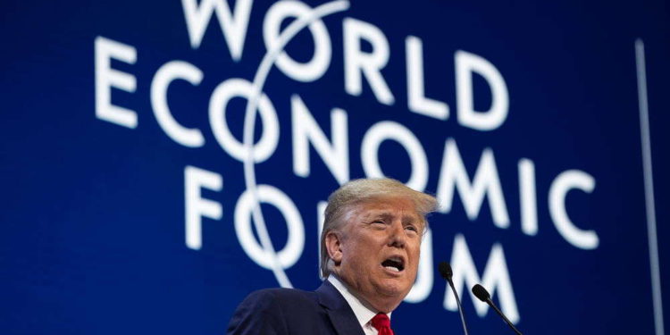 Trump elogia la economía de Estados Unidos en Davos