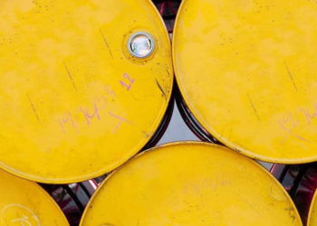 Tanques de petróleo por temor a la crisis económica mundial por el coronavirus