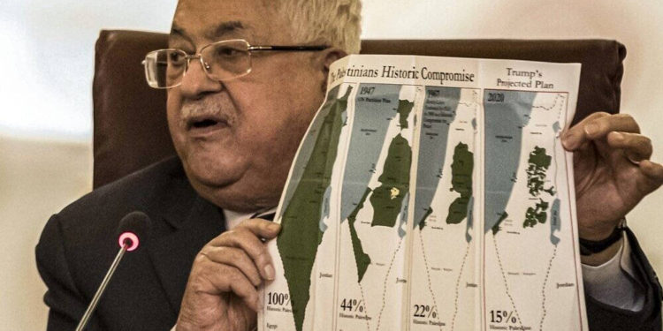 Abbas rechaza llamada telefónica de Pompeo y amenaza a Israel contra la “anexión”