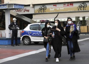 Régimen de Irán confirma solo 12 muertes por coronavirus y rechaza cifras mayores