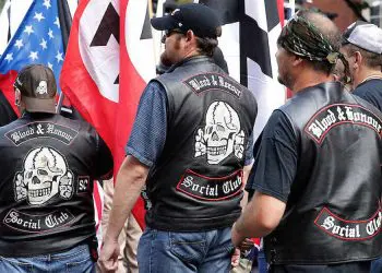 Estados Unidos arresta a cinco neonazis por amenazas contra periodistas y activistas