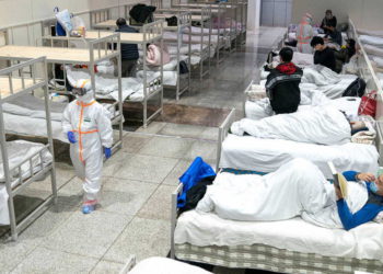 China reporta cientos de nuevas muertes por coronavirus