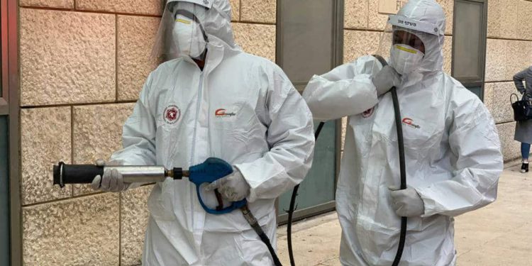Más de 1,000 israelíes infectados con coronavirus