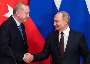 Erdogan ofrece a Putin desarrollar en conjunto depósitos de petróleo en Siria