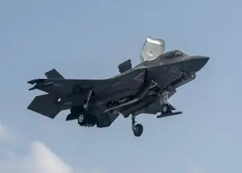 Avión de combate F-35 vuela sobre Tailandia por primera vez