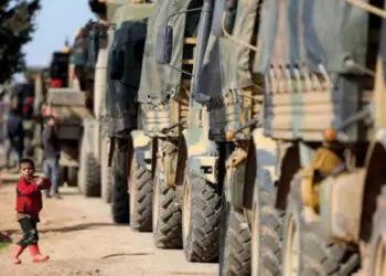 Turquía despliega más de 600 vehículos militares en Siria pese al acuerdo de alto el fuego
