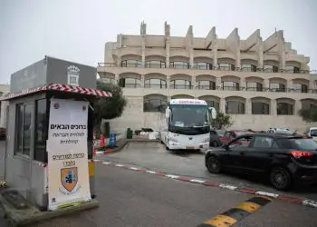 Más de 600 israelíes son evacuados hacia “hoteles para pacientes de coronavirus”