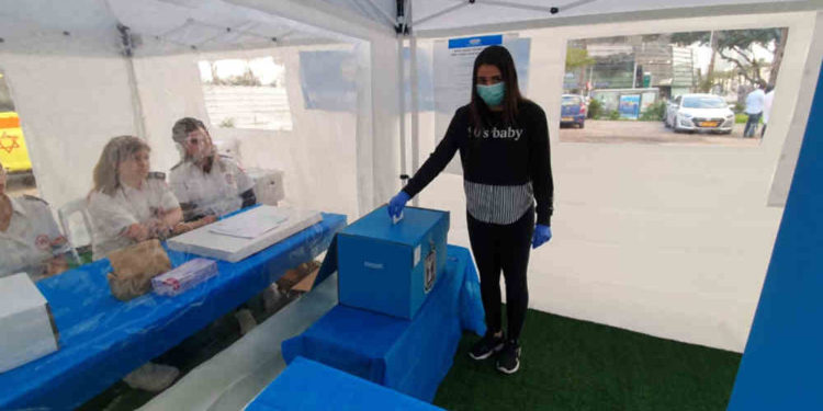 Netanyahu desestima preocupaciones por el coronavirus e insta a los israelíes a votar