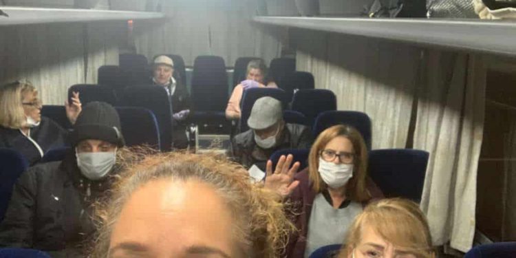 Grupo de 110 estudiantes árabes israelíes regresa desde Turquía