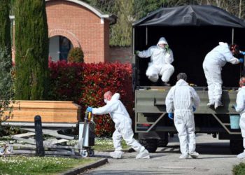 Cifra mundial de muertes por COVID-19 supera los 400 mil