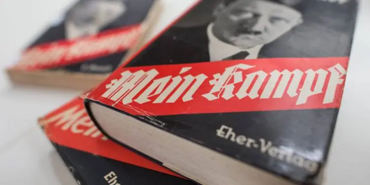 Amazon prohíbe la venta de “Mi lucha” de Hitler y otros libros nazis