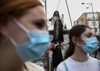 Israel prohíbe las reuniones de más de 2.000 personas y limita las visitas a hospitales