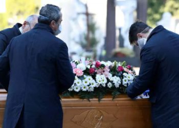 Número mundial de muertes por COVID-19 supera los 200 mil