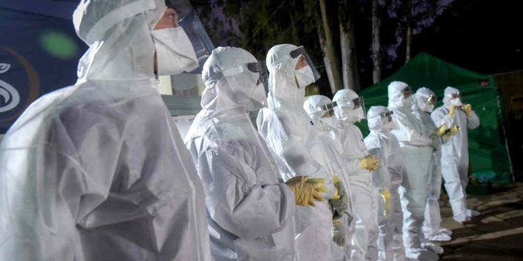 Israel busca evitar el peor de los casos: 21.600 muertes por coronavirus