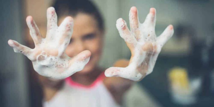Posibles explicaciones biológicas a por qué los niños “esquivan” el SARS-CoV-2