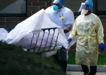 Estados Unidos registra récord de 28.300 muertes por COVID-19 en un día