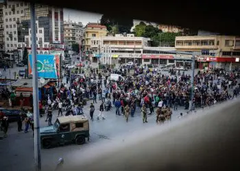 Cientos protestan en Líbano contra la corrupción pese a las restricciones por el coronavirus