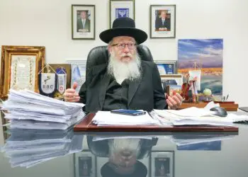 Litzman desobedeció las reglas sanitarias antes de contraer el coronavirus